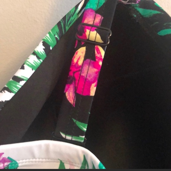 🌺TORRID Plus size 6x D/DD NWT swimsuit🌺 - Picture 8 of 16